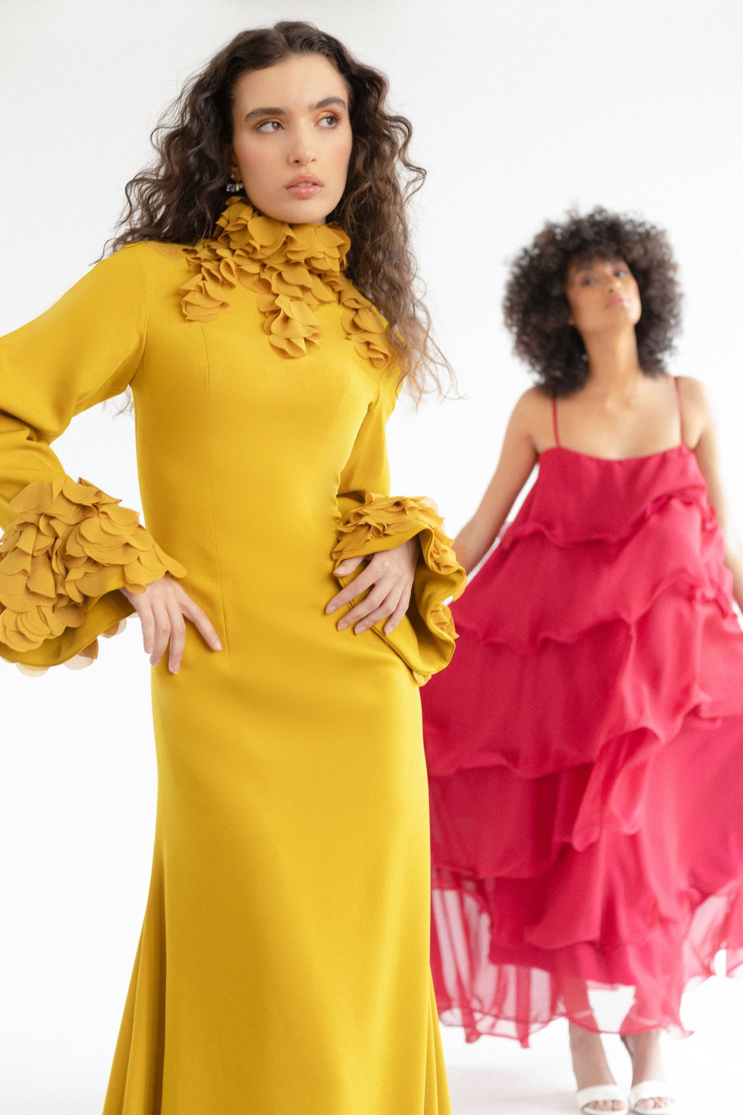 STRAIGHT-SHAPED CREPE DRESS