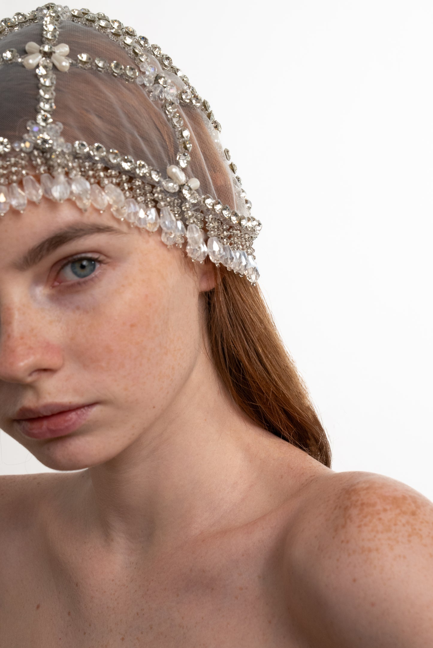 EMBROIDERED HEADPIECE