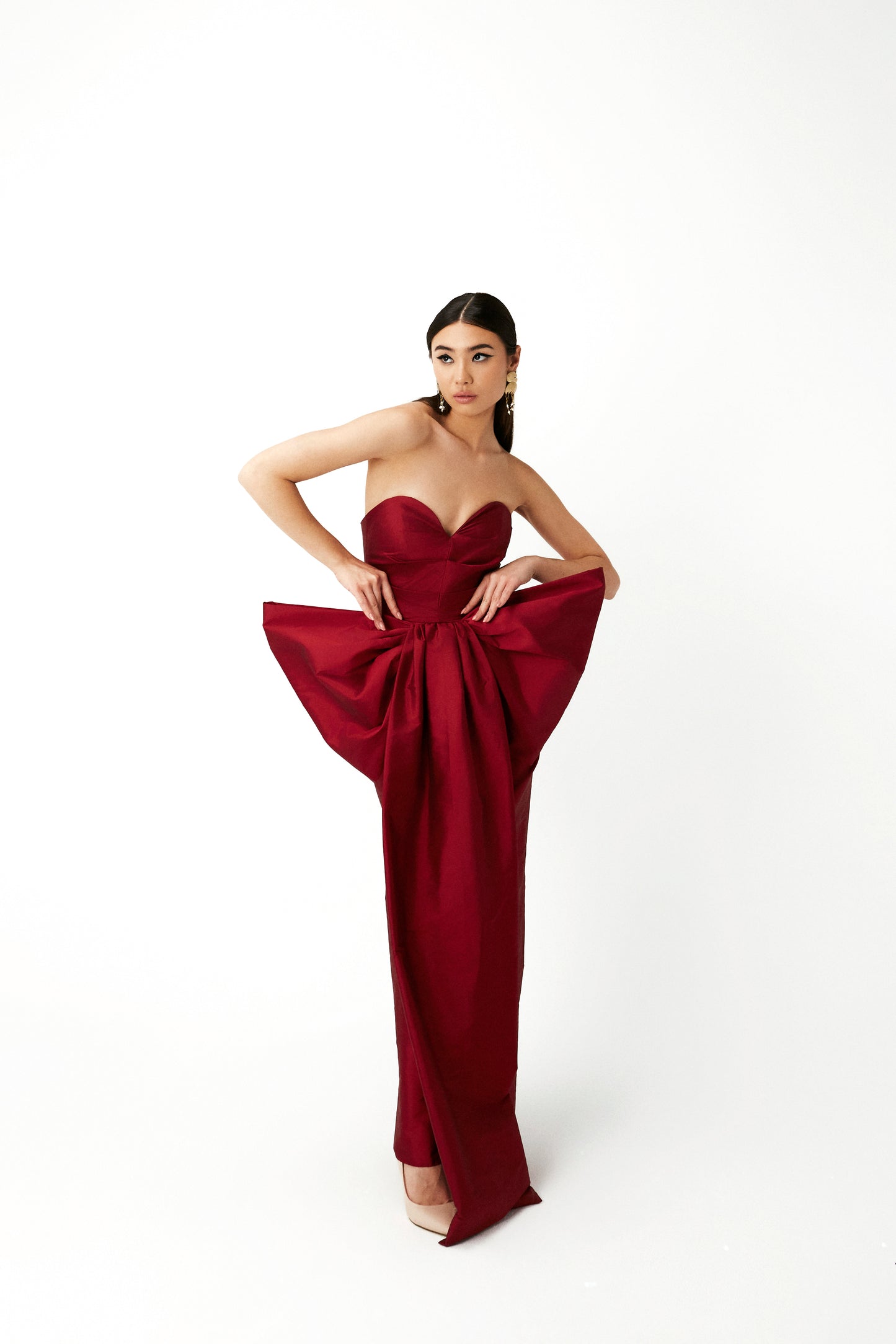 STRAPLESS DRESS WITH HEART NECKLINE