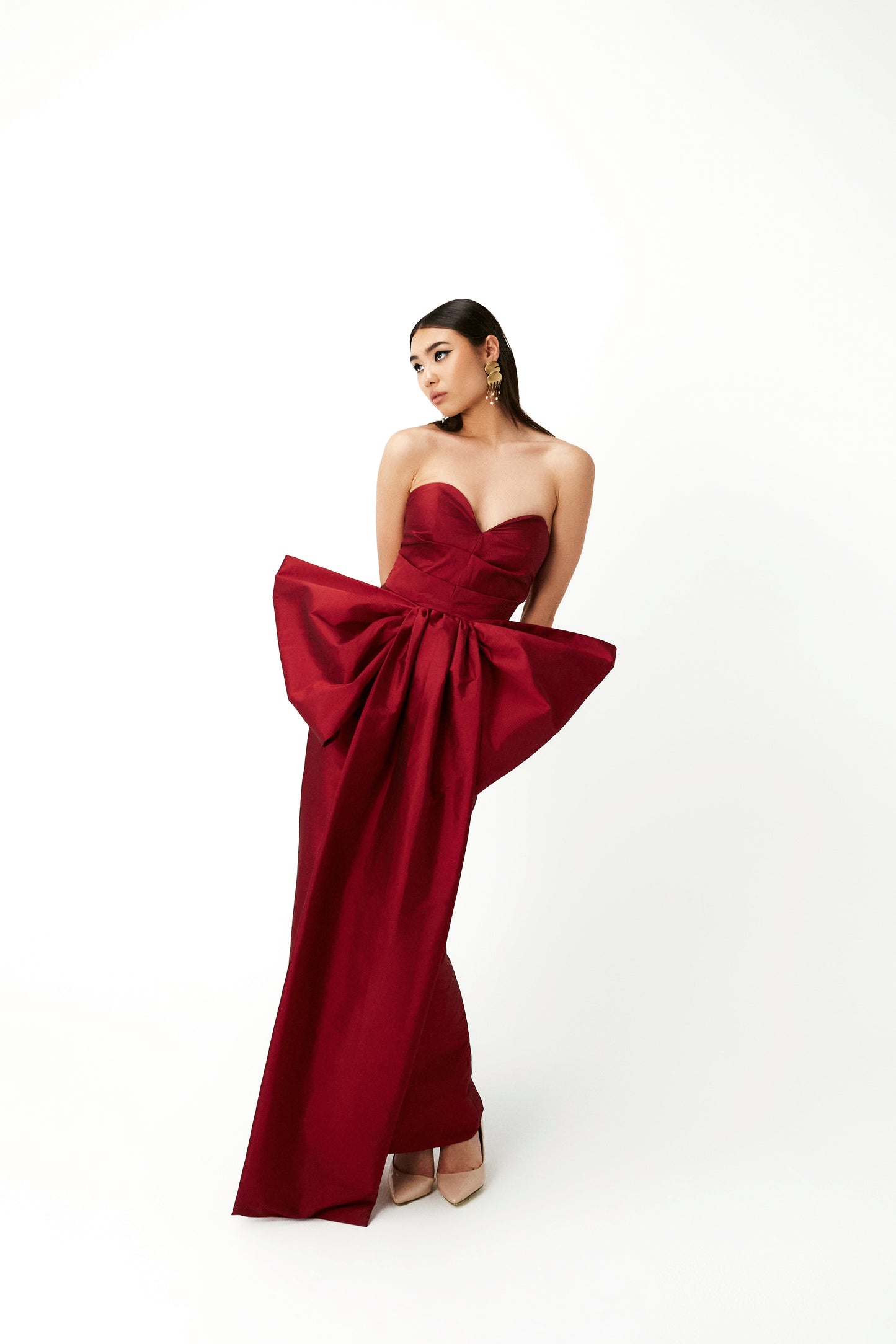 STRAPLESS DRESS WITH HEART NECKLINE