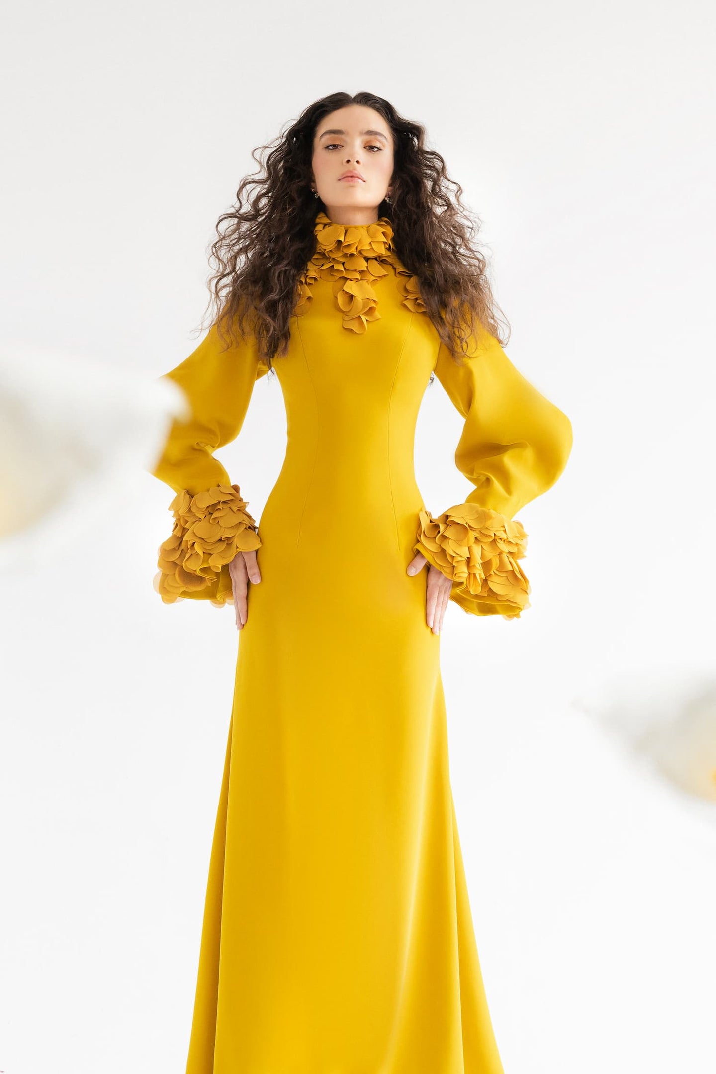 STRAIGHT-SHAPED CREPE DRESS