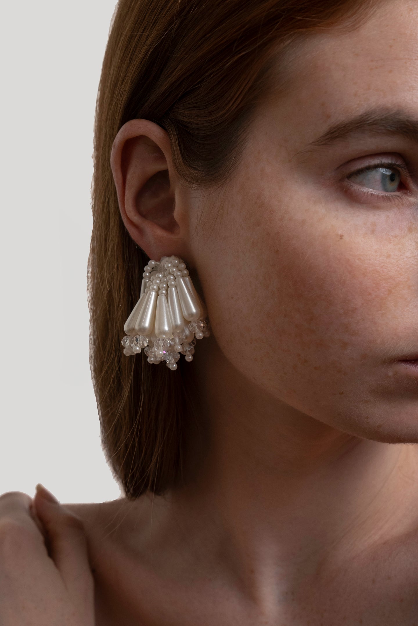 DANGLING MULTI-PEARL EARRINGS