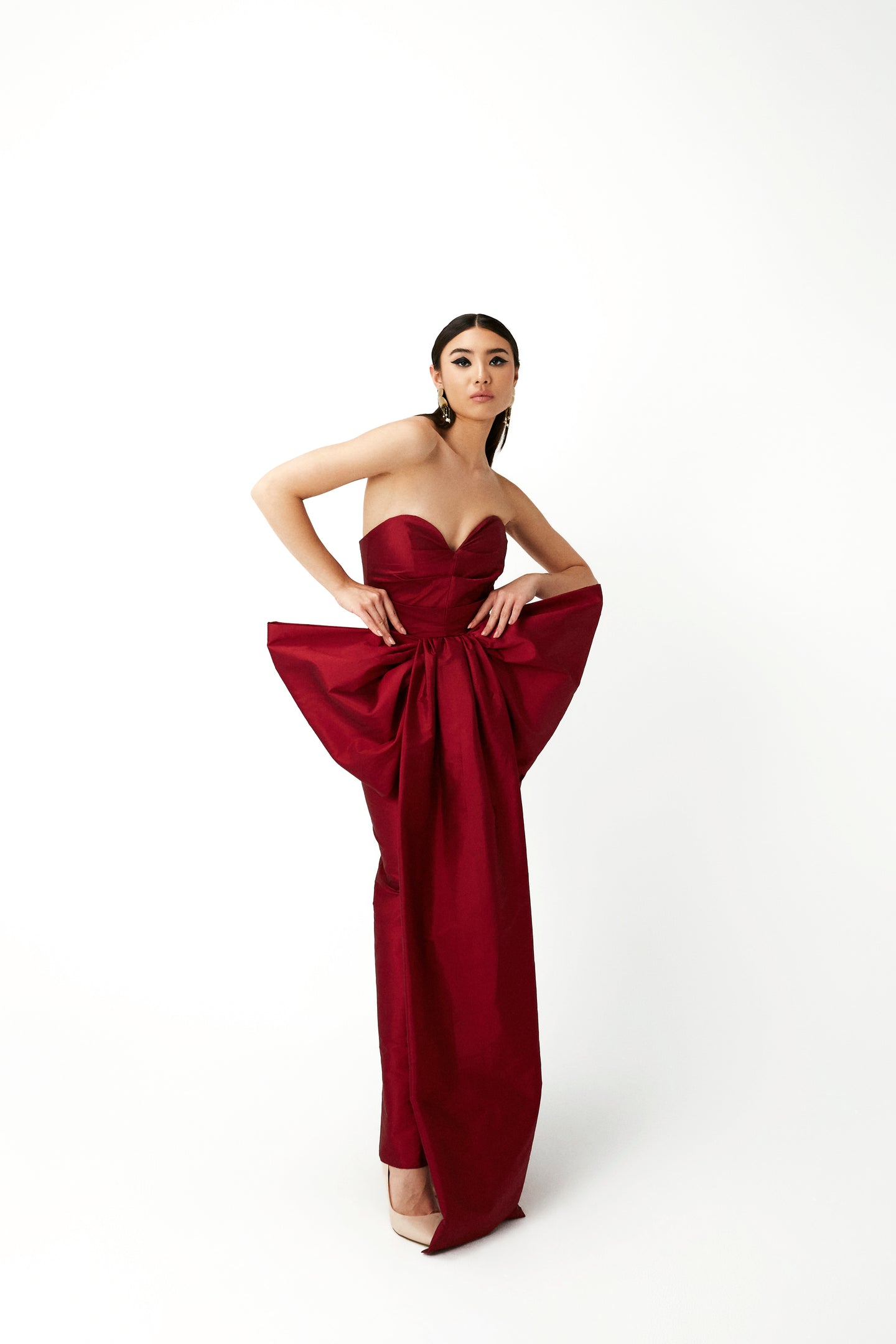 STRAPLESS DRESS WITH HEART NECKLINE